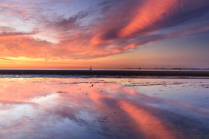 Nummer 3 - De Kwade Hoek, zonsondergang met reflectie in het water.