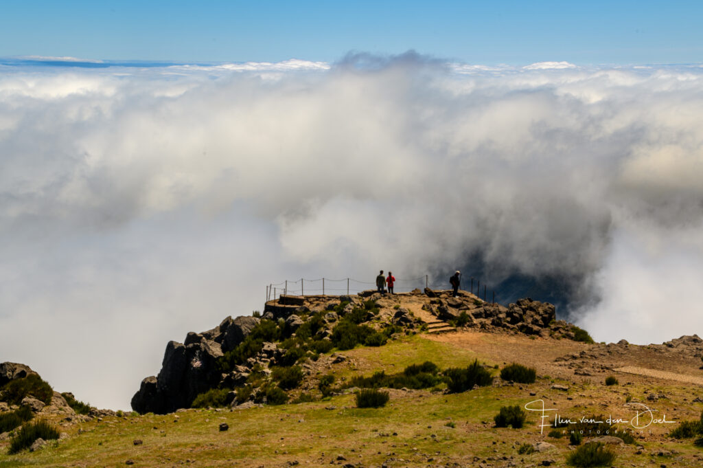 Uitzicht op de wolken bij Pico do Arieiro